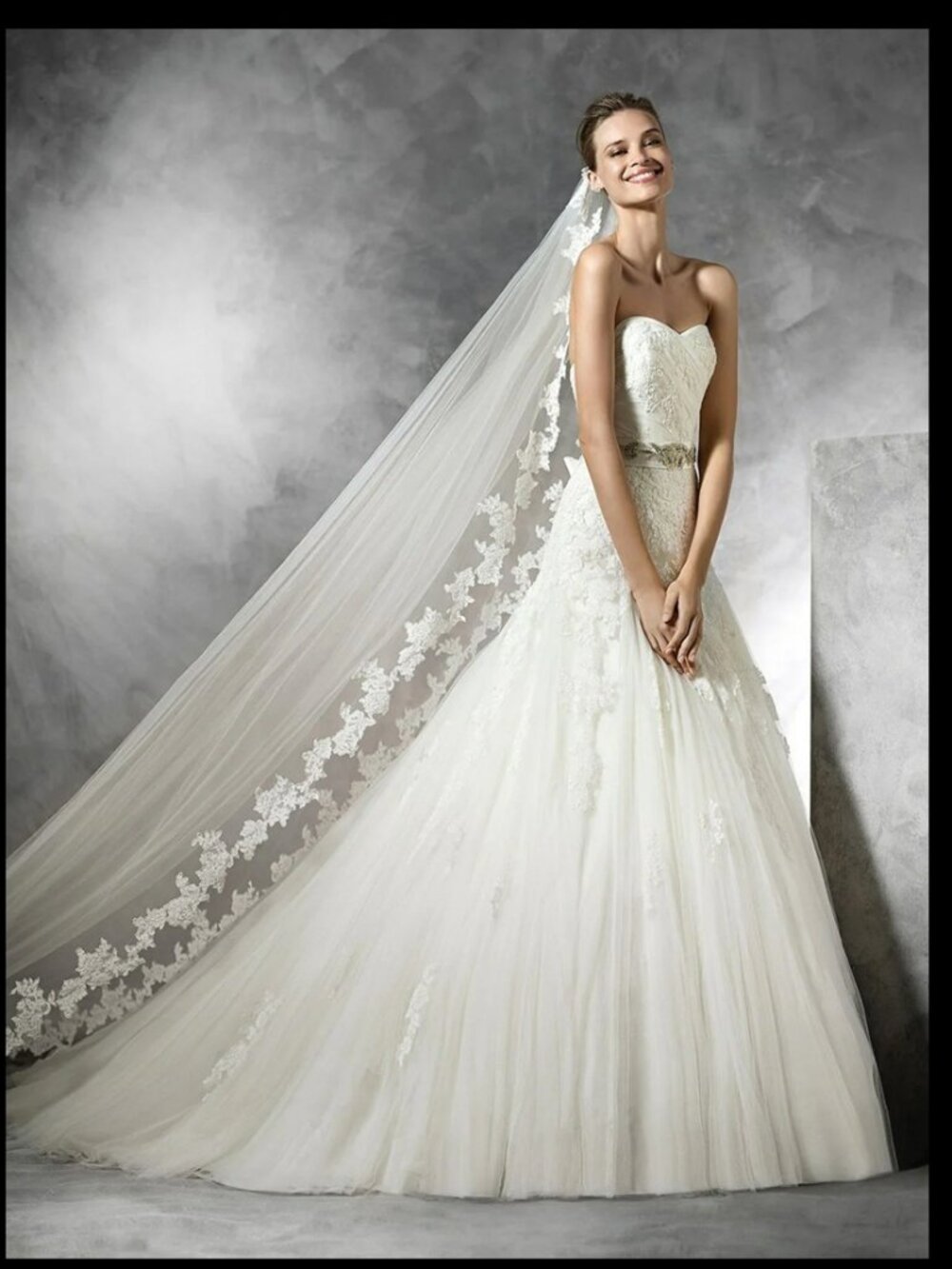 Off White Pronovias Lace Applique Tulle Wedding Dress w/ Tags Sz 12